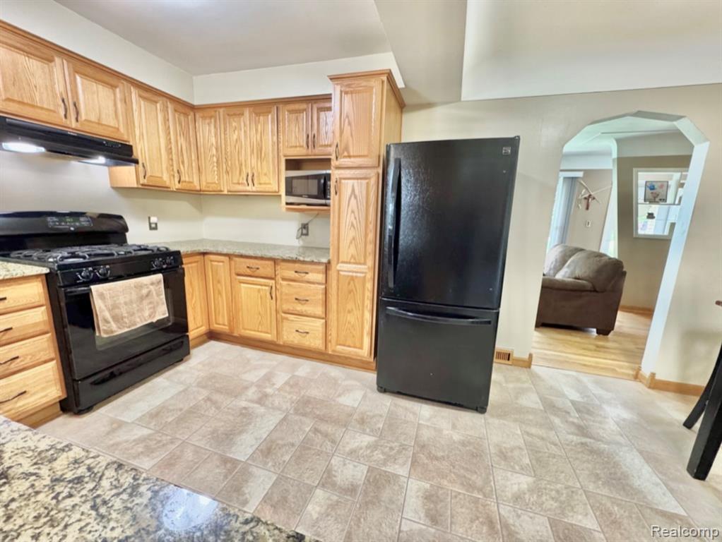 4550 Maeder Street, Shelby Twp, MI 48316 — Photo 3