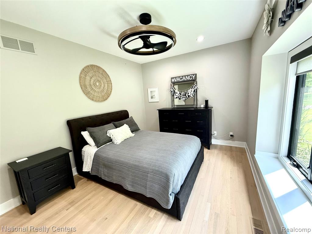 7050 Lake Shannon Court, Fenton, MI 48430 — Photo 26