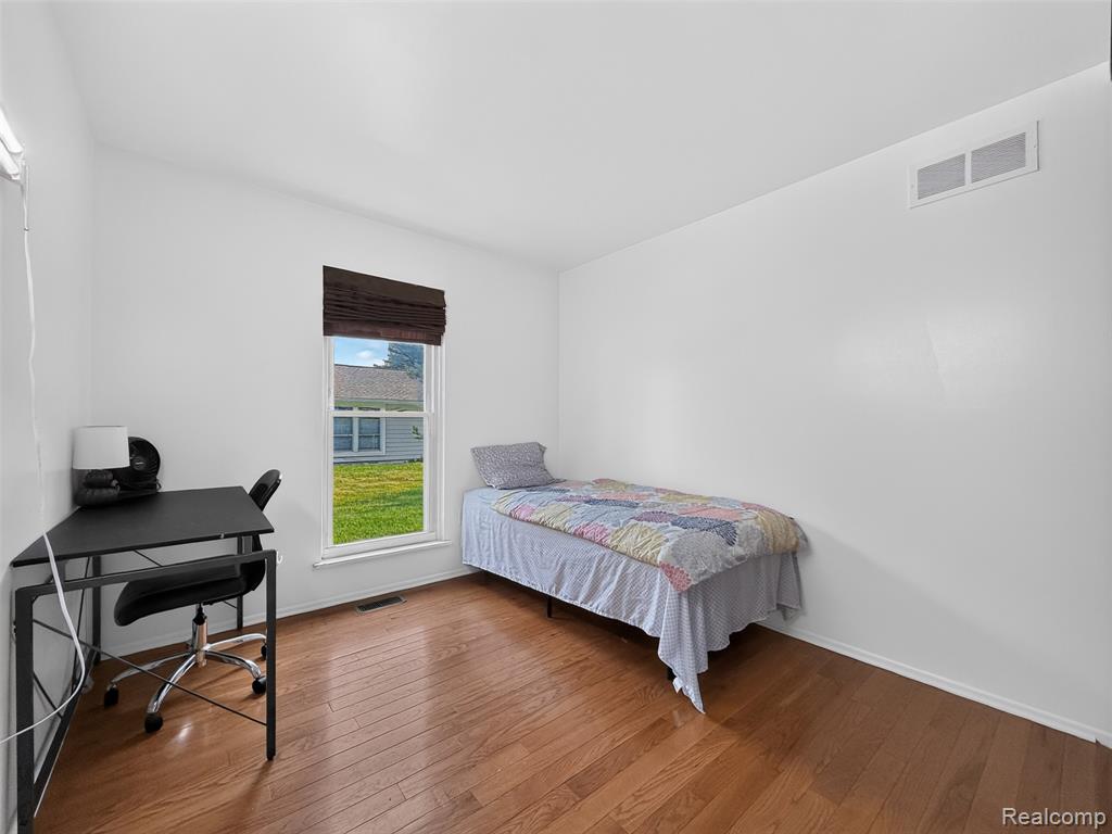 39613 Village Wood Lane, Novi, MI — Photo 16