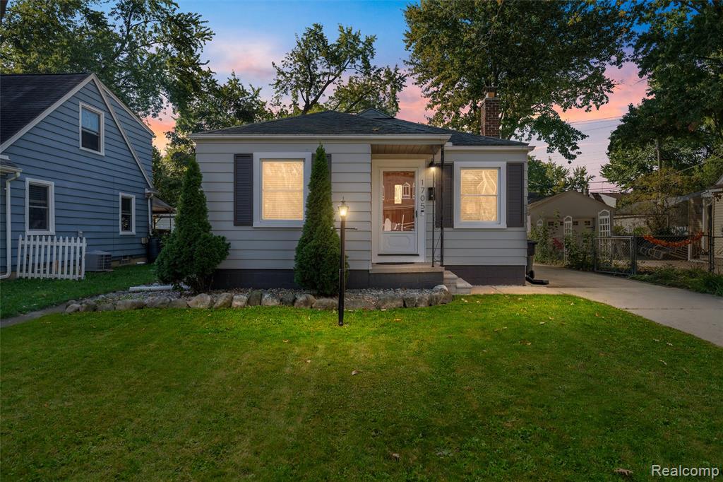 1705 West Boulevard, Berkley, MI 48072