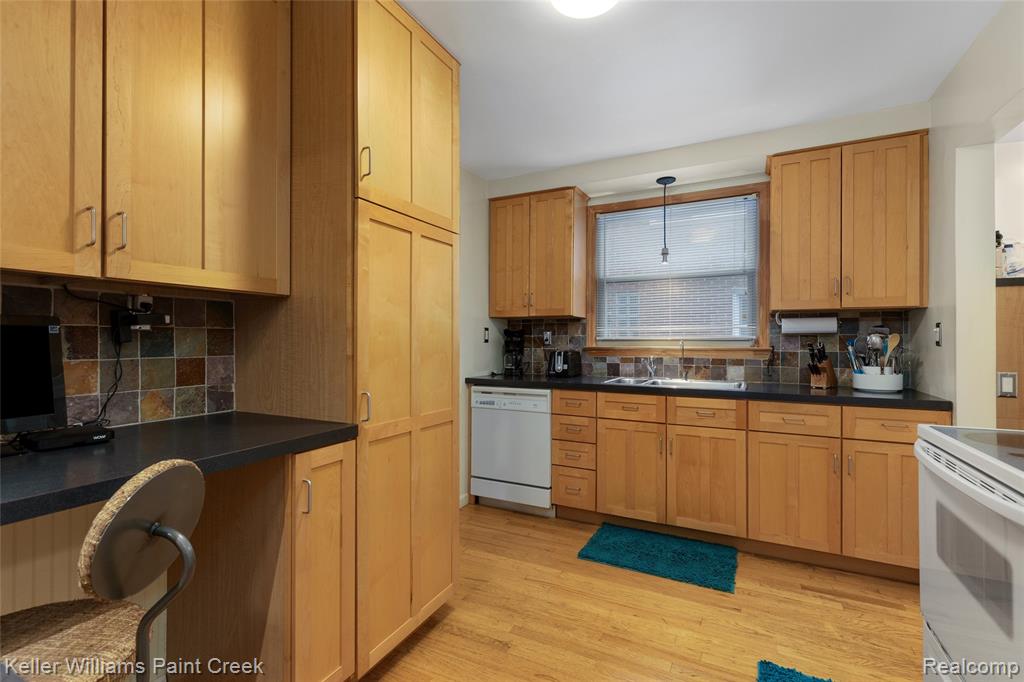 719 N Melborn Street, Dearborn, MI 48128 — Photo 8