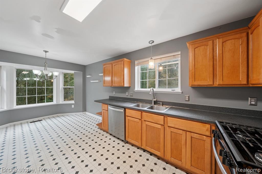 9088 Posey Drive, Whitmore Lake, MI 48189 — Photo 14