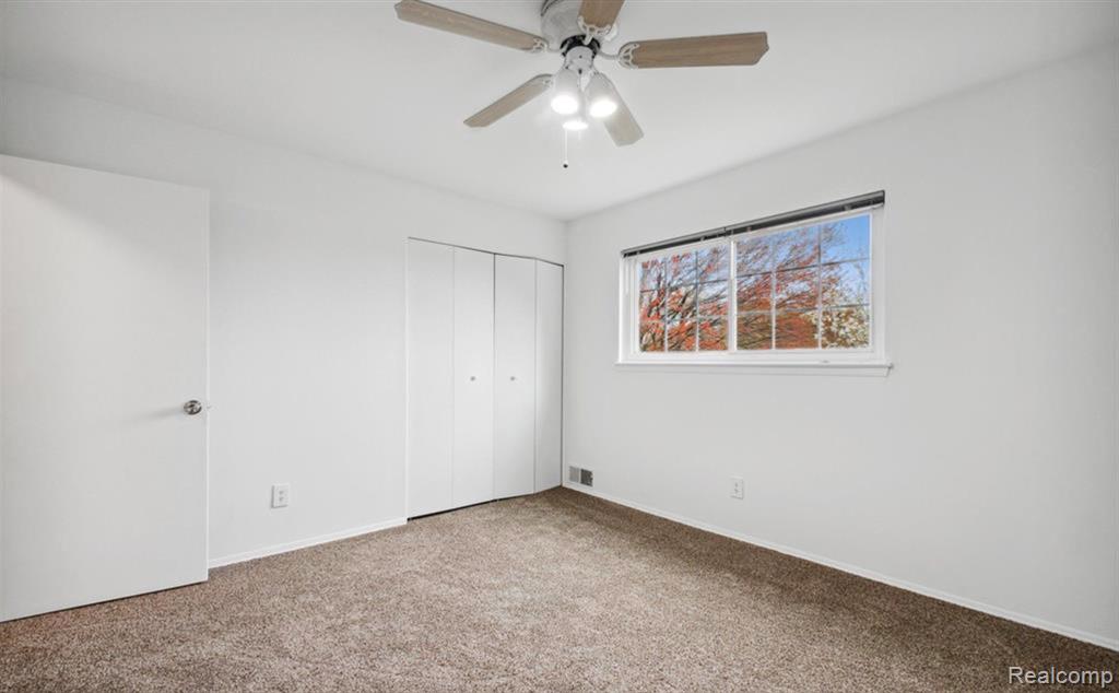 641 E Fox Hills Drive, Bloomfield Hills, MI 48304 — Photo 17