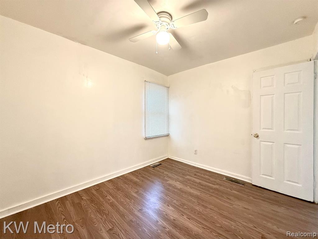 6847 CONTINENTAL Avenue, Warren, MI 48091 — Photo 15