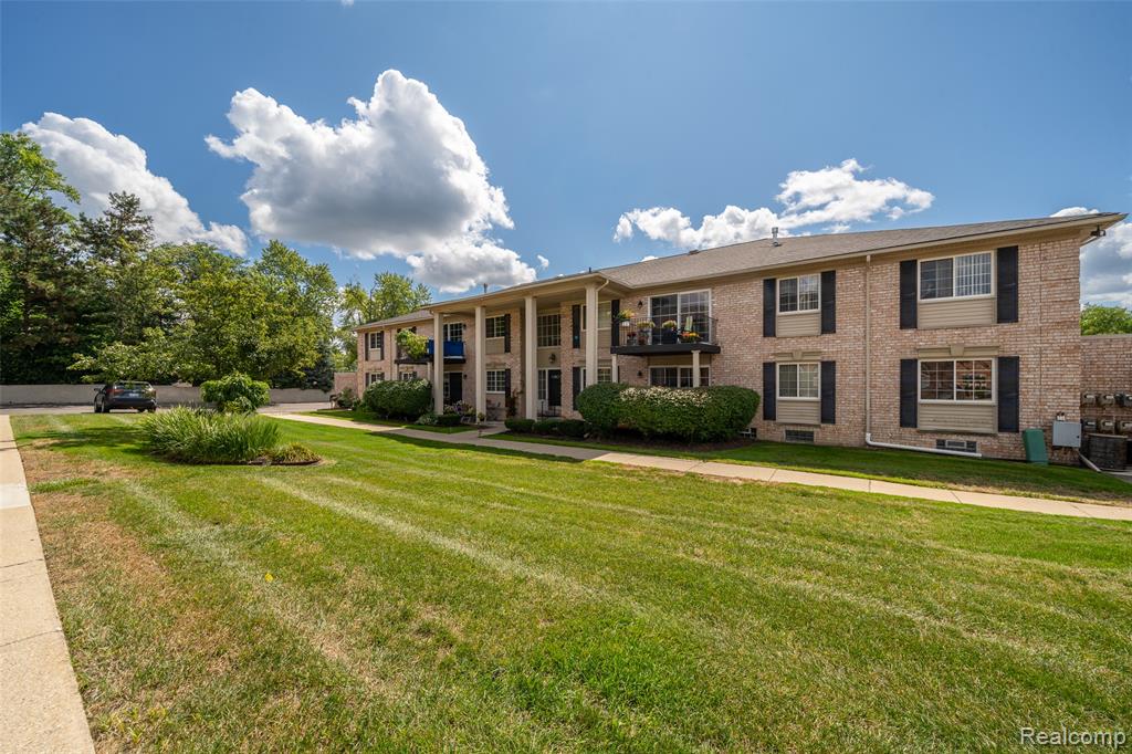 6151 Orchard Lake Road, 103, West Bloomfield, MI — Photo 26