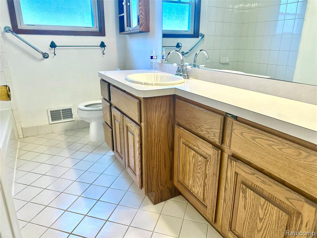 4541 Marlow Drive, Warren, MI 48092 — Photo 17