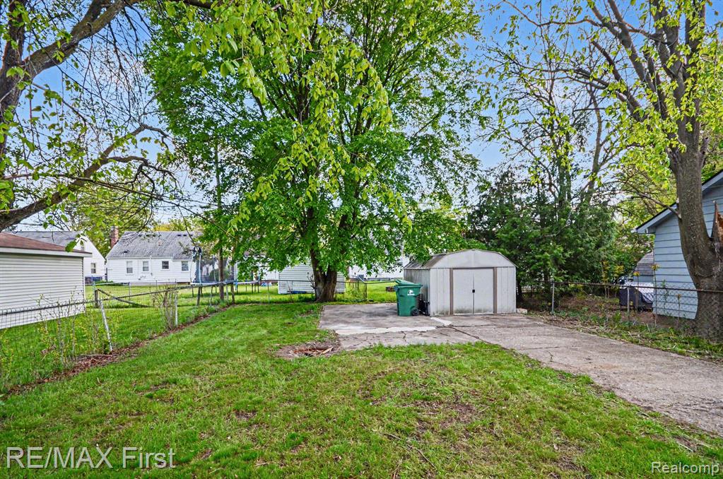 14842 Collinson Avenue, Eastpointe, MI 48021 — Photo 16