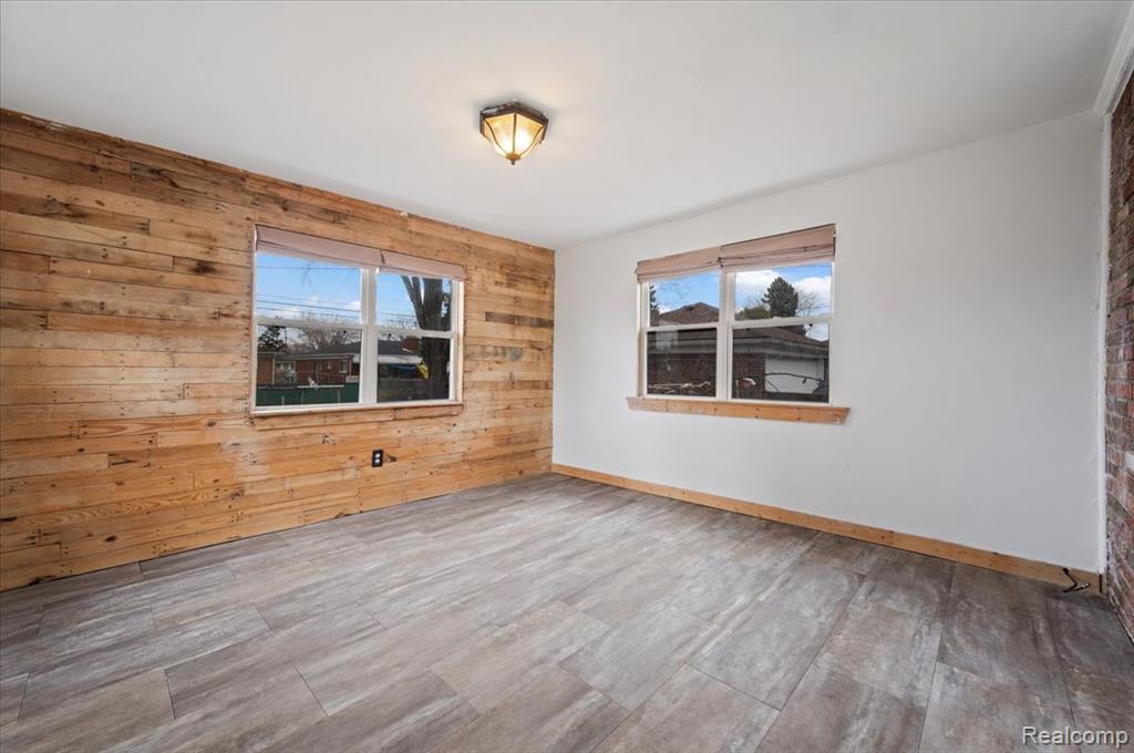 8457 Menge, Center Line, MI 48015 — Photo 19