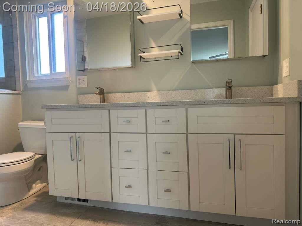 3960 Kings Point Drive, Troy, MI 48083 — Photo 25
