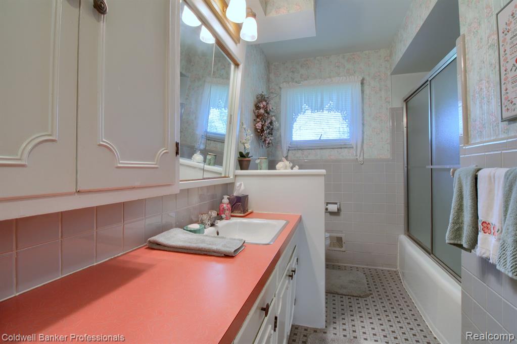 9111 MORRISON Avenue, Plymouth, MI 48170 — Photo 29