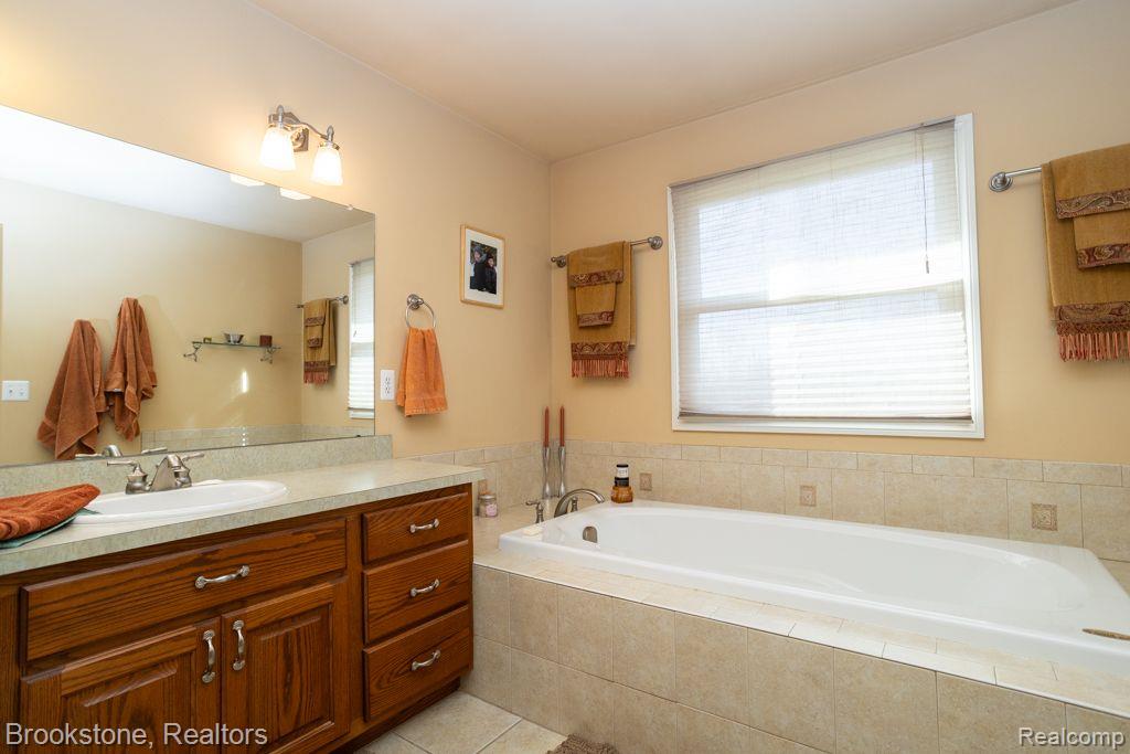 8786 COUNTRY MANOR Drive, Bruce, MI 48065 — Photo 22