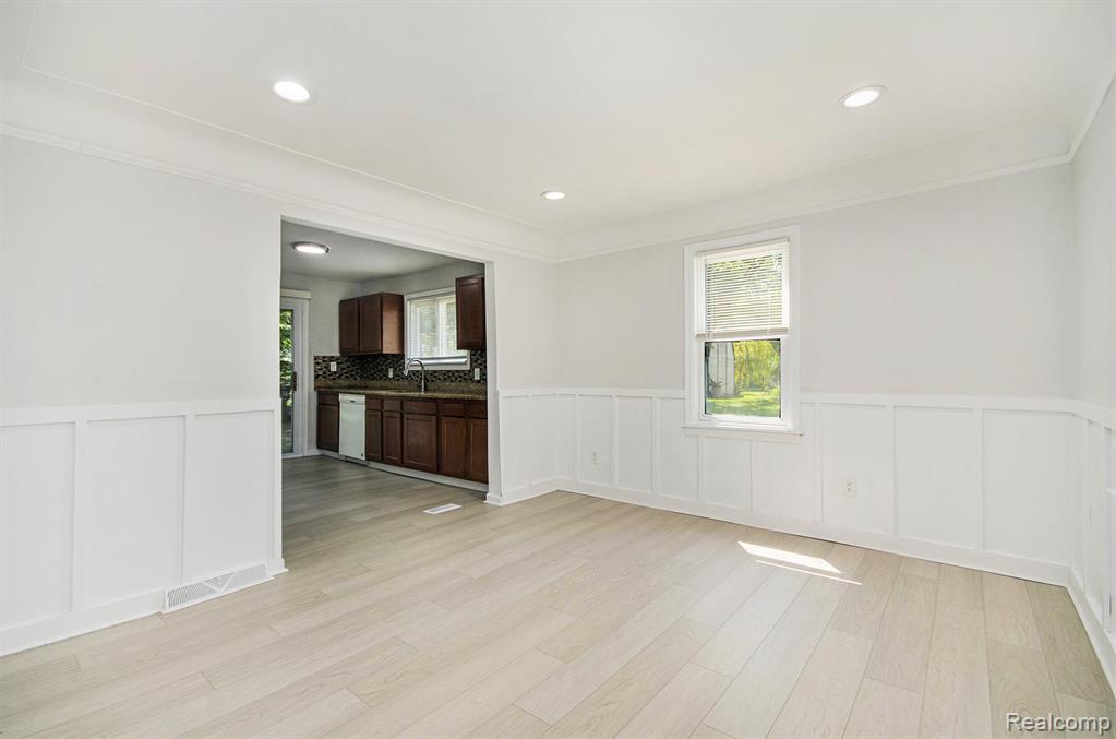 6719 MCGUIRE Street, Taylor, MI 48180 — Photo 5
