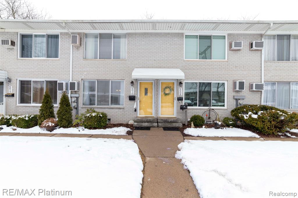 6010 Alan Drive, 30, Brighton, MI 48116 — Photo 2