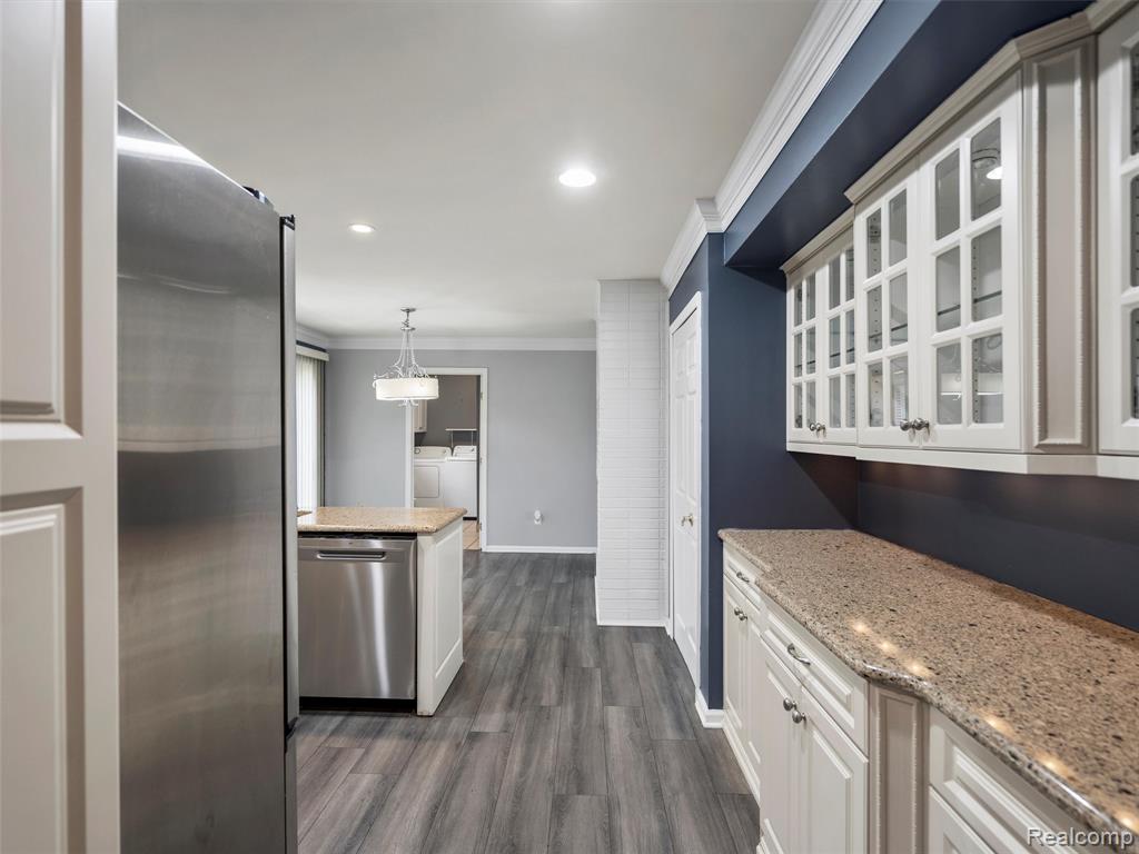 42712 Elizabeth Circle, Clinton Twp, MI 48038 — Photo 8
