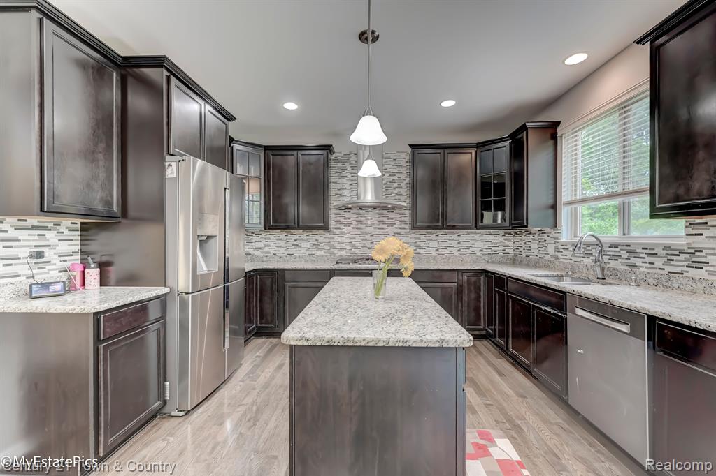 50784 SEVILLA Circle, Novi, MI — Photo 29
