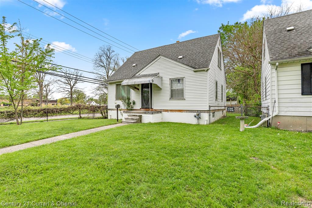 8201 Heyden Street, Detroit, MI 48228 — Photo 2