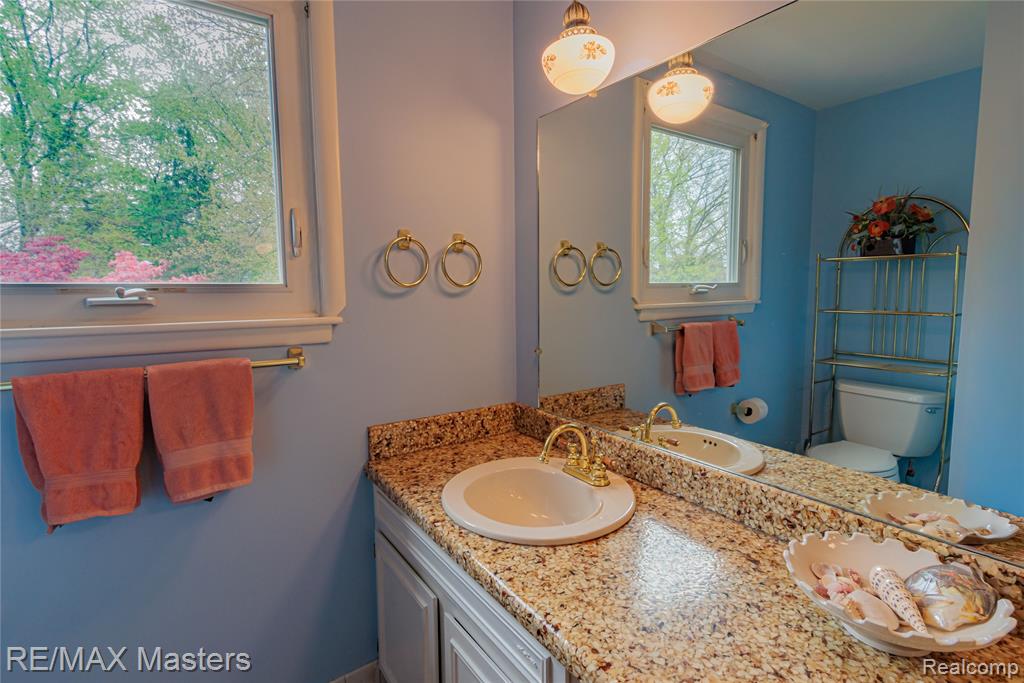 21879 Canterbury Avenue, Grosse Ile, MI 48138 — Photo 29