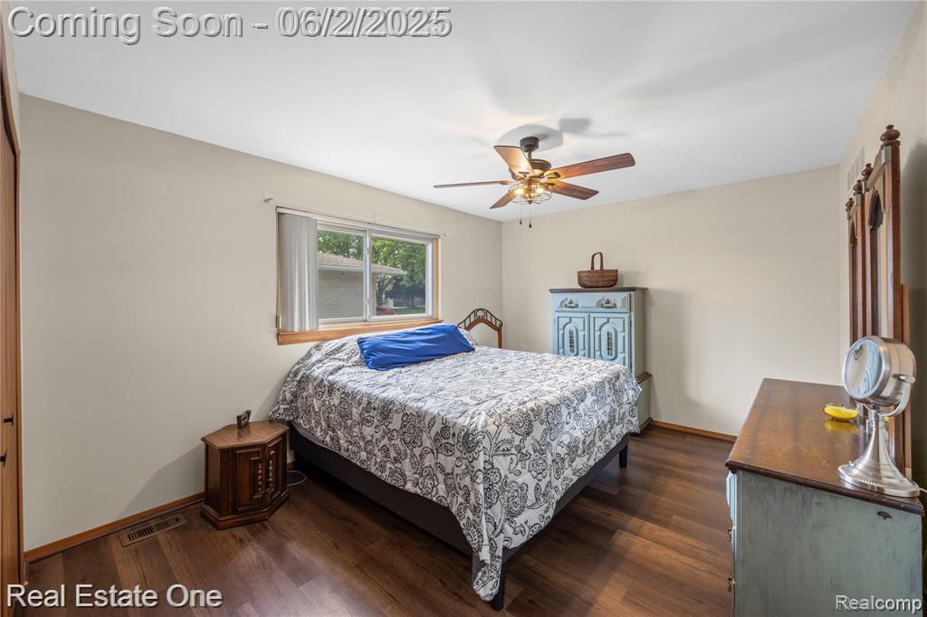 40252 Kraft Drive, Sterling Heights, MI 48310 — Photo 18