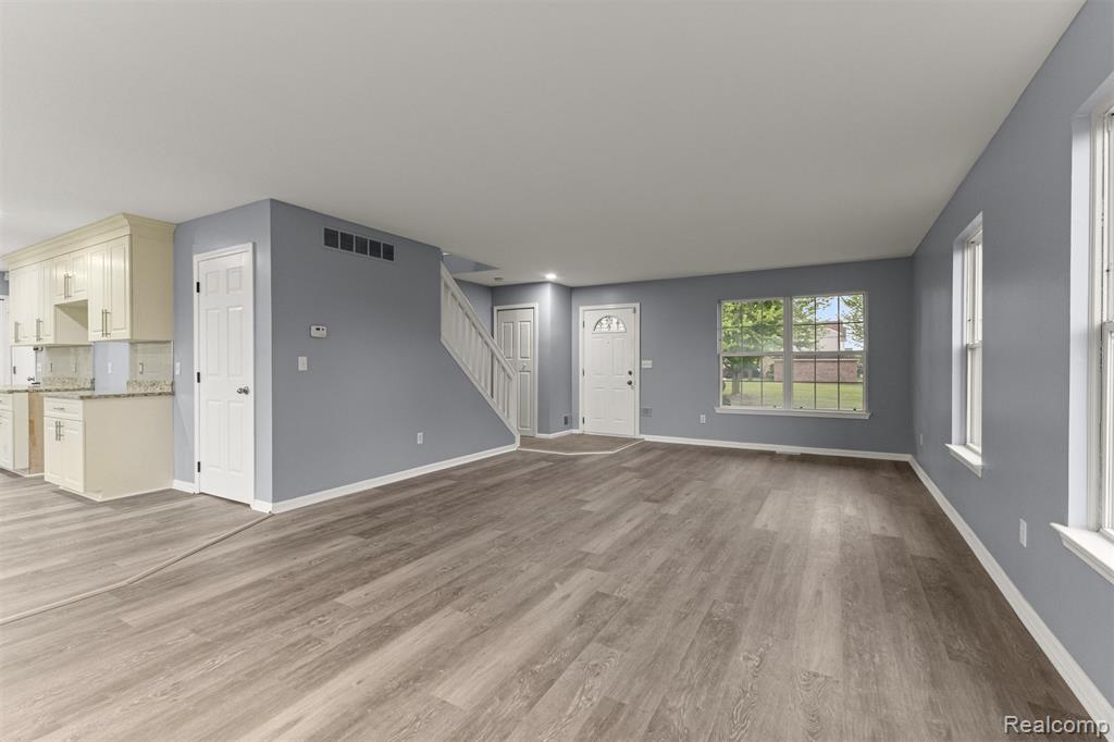 10913 Edlie Circle, Dearborn Heights, MI 48214 — Photo 6