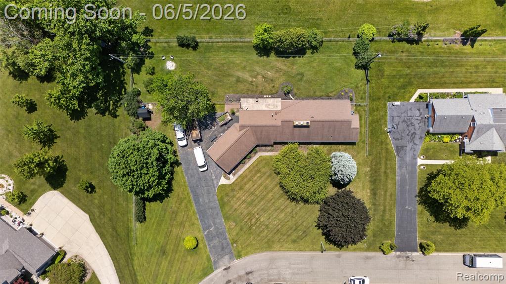 7174 Meadowvue Drive, Grand Blanc, MI 48439 — Photo 5