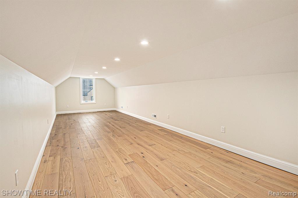 11695 ENCORE Drive, Utica, MI 48315 — Photo 27