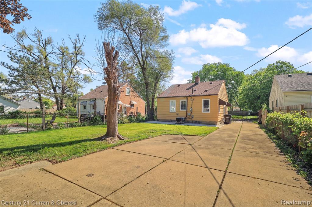 6539 Forrer Street, Detroit, MI 48228 — Photo 24