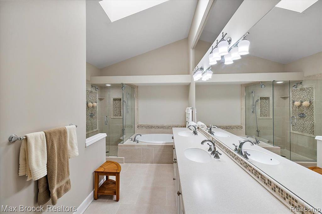 671 BROCKMOOR Lane, Bloomfield Hills, MI 48304 — Photo 16