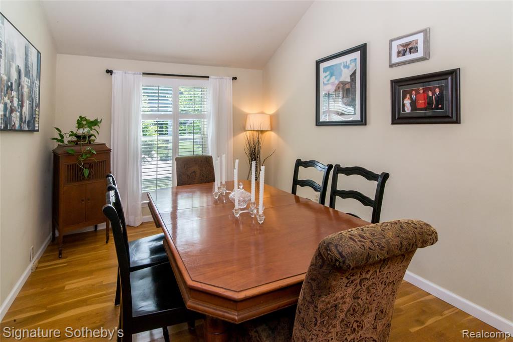 576 Ten Point Drive, Rochester Hills, MI 48309 — Photo 16