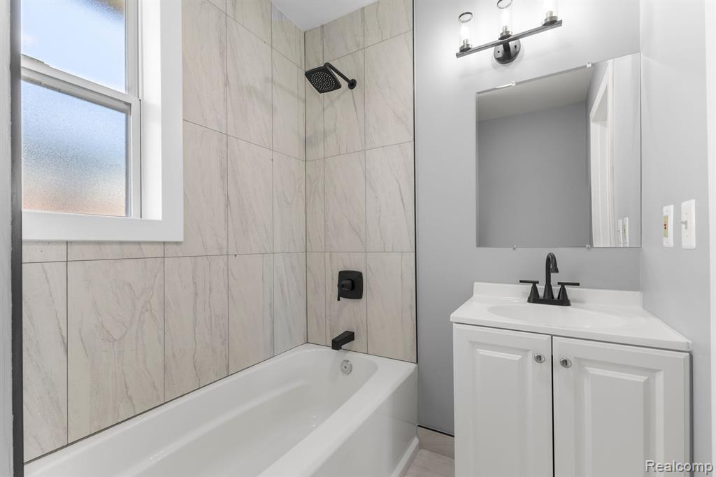 5692 JACKSON Street, Dearborn Heights, MI 48125 — Photo 9