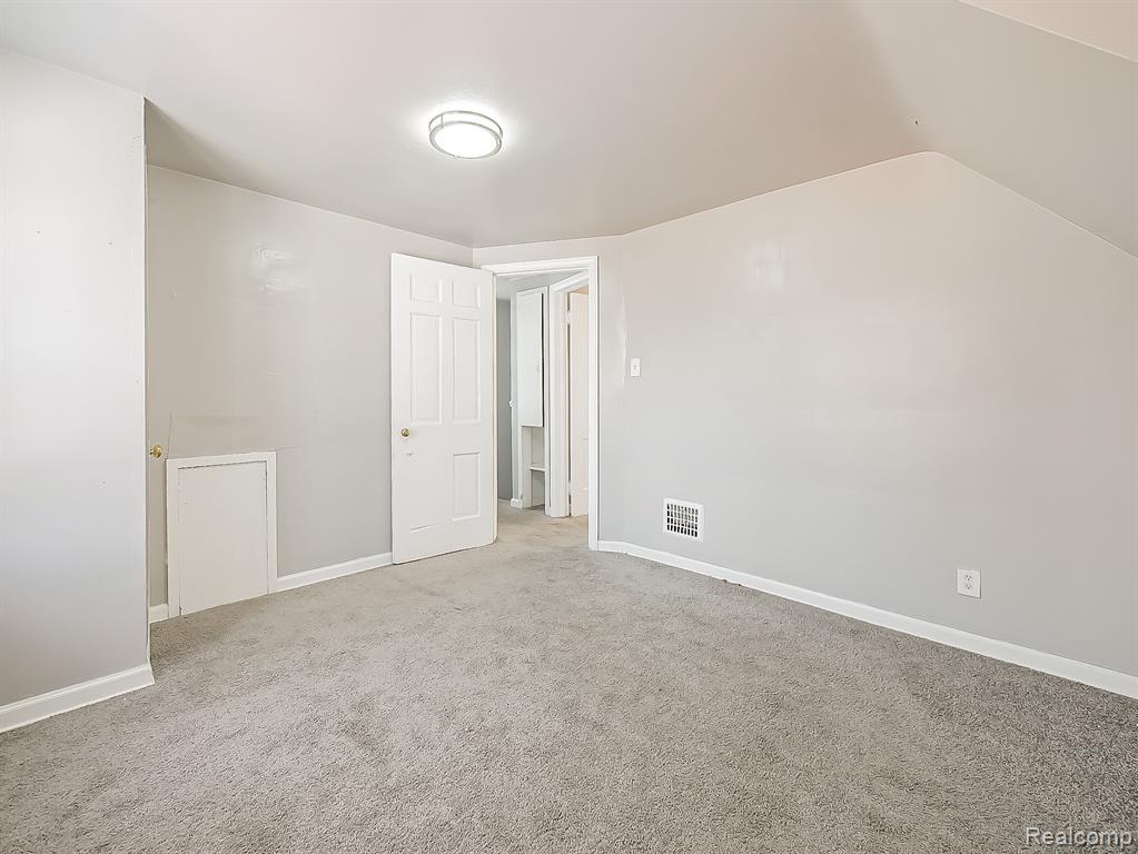 9744 Lakepointe Street, Detroit, MI 48224 — Photo 11