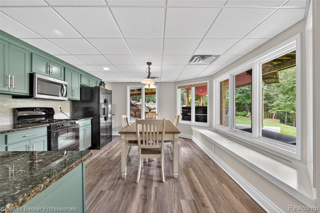668 E Buell Road, Rochester, MI 48306 — Photo 36