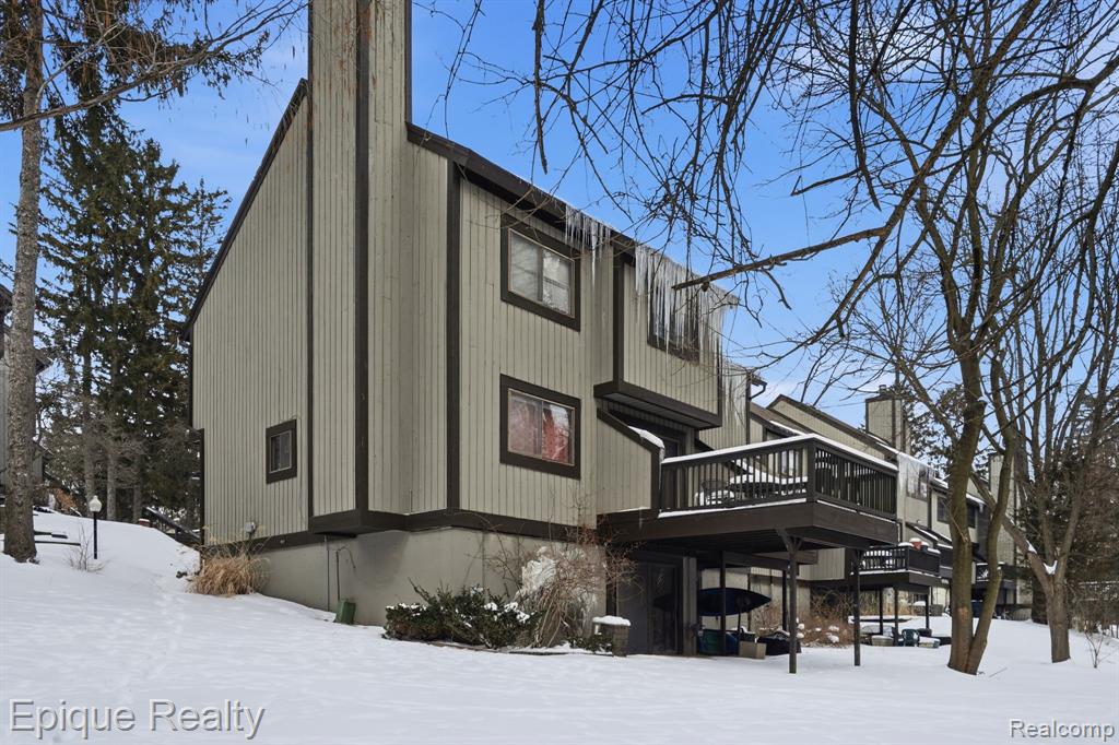 521 Carberry Hill, Brighton, MI 48116 — Photo 2