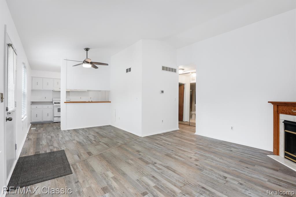 41722 ONAWAY Drive, Northville, MI 48167 — Photo 8