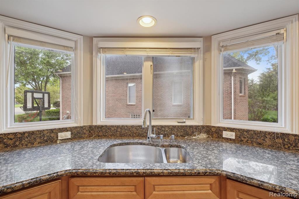 55712 LANCEWOOD Drive, Shelby Twp, MI 48316 — Photo 23