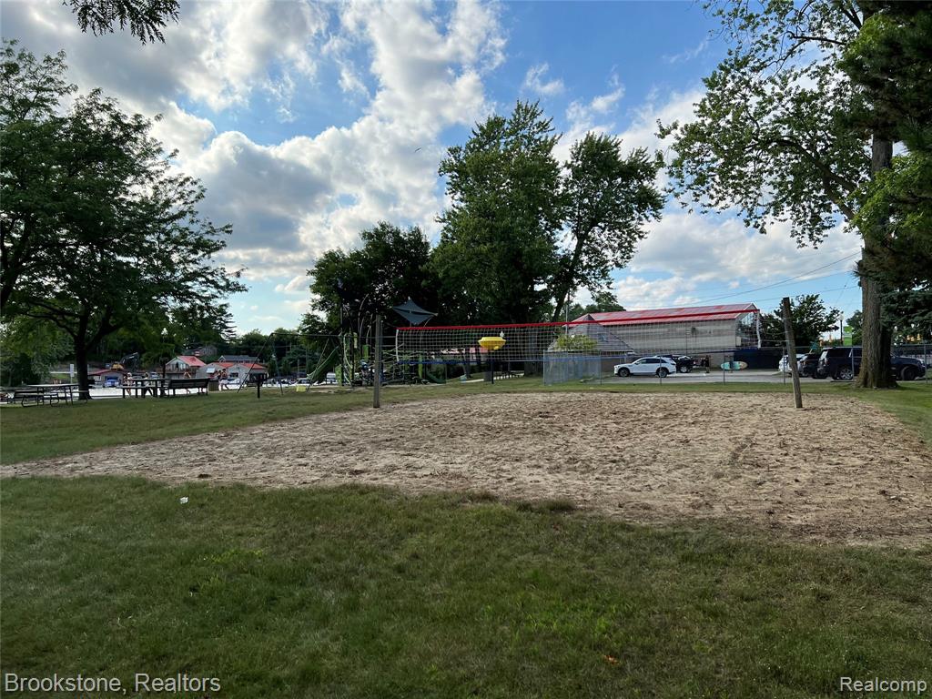 400 E Flint Street, Lake Orion, MI 48362 — Photo 43