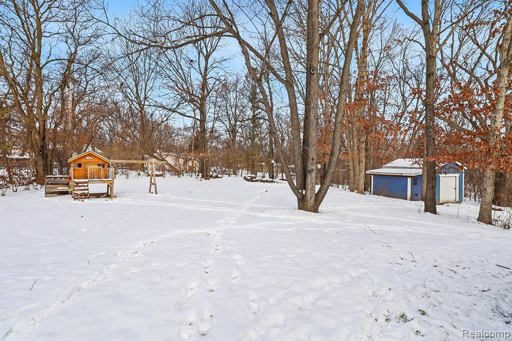 451 6 Mile Road, Whitmore Lake, MI 48189 — Photo 25