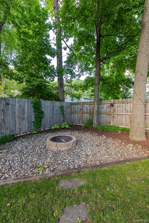 1665 Rosedale Street, West Bloomfield, MI 48324 — Photo 32