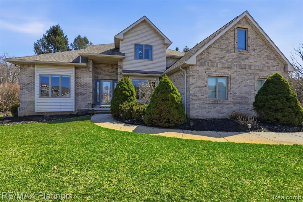 6513 E Ridge Court, Brighton, MI 48116 — front exterior