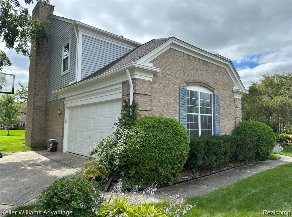 45655 LARCHMONT Drive, Canton, MI 48187 — Photo 2