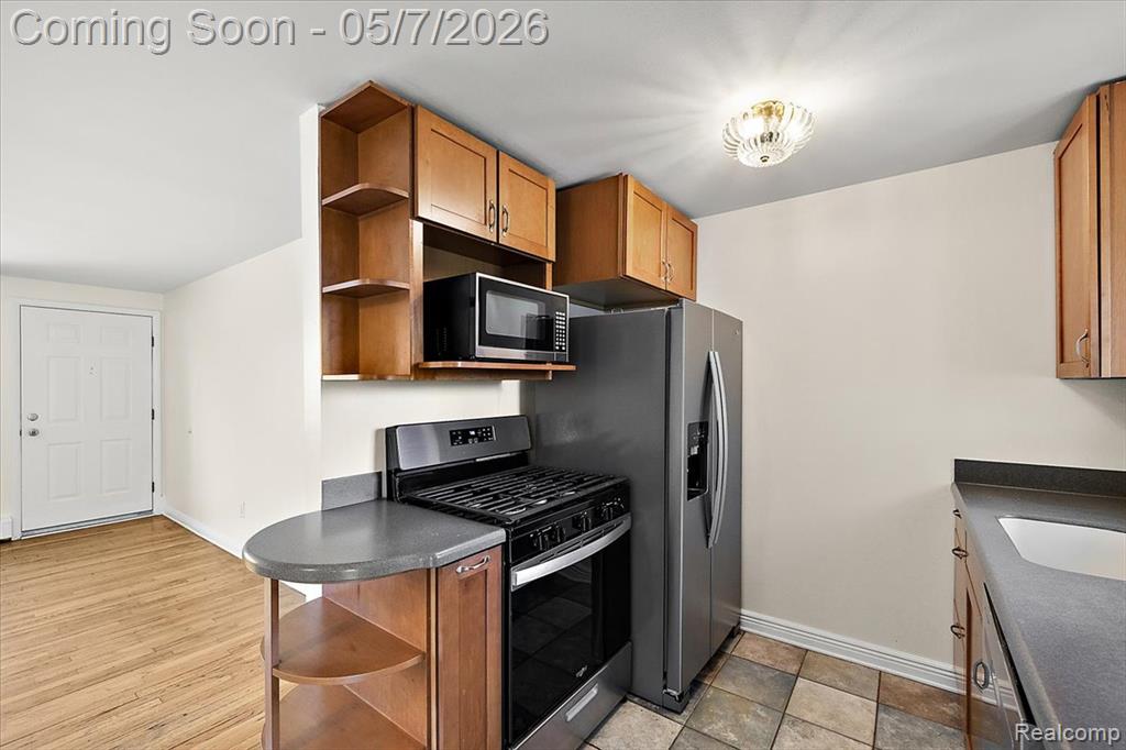 2795 Woodbury Street, Walled Lake, MI 48390 — Photo 14