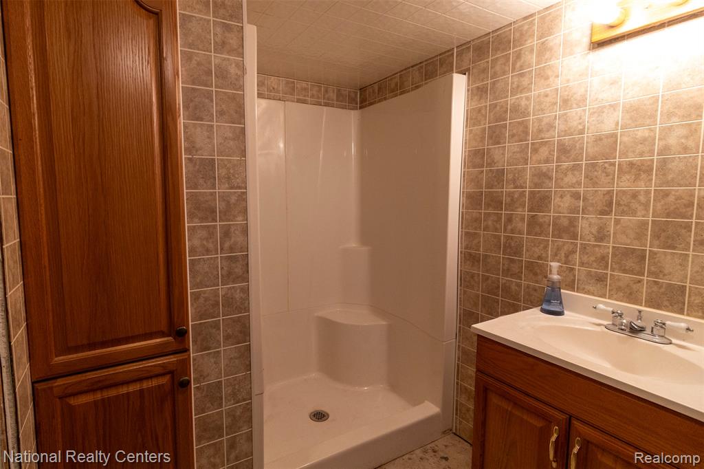 529 N Watkins, Perry, MI 48872 — Photo 30