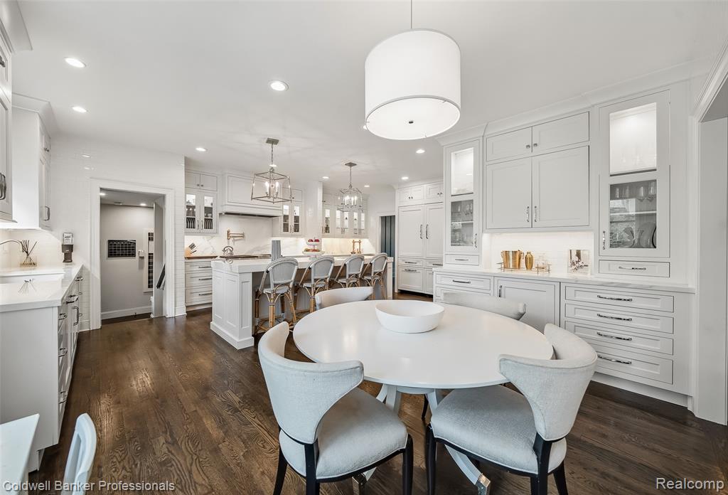 477 Dunston Road, Bloomfield Hills, MI 48304 — Photo 25