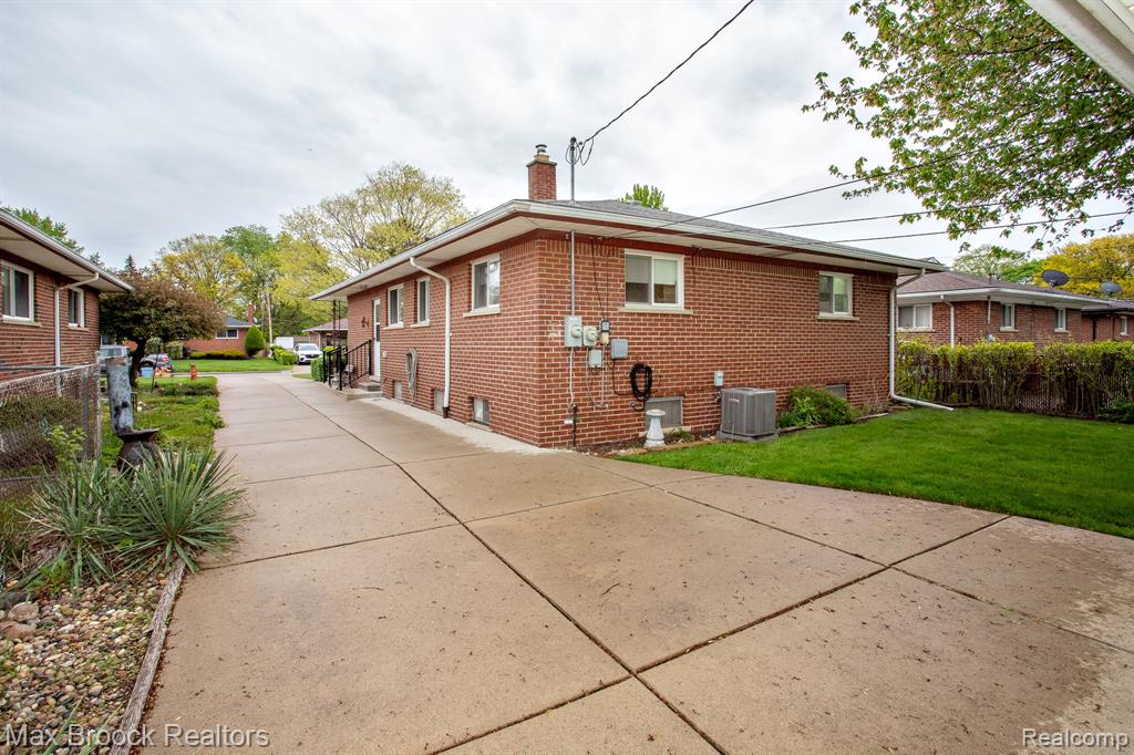 13565 Dixie, Redford, MI 48239 — Photo 44