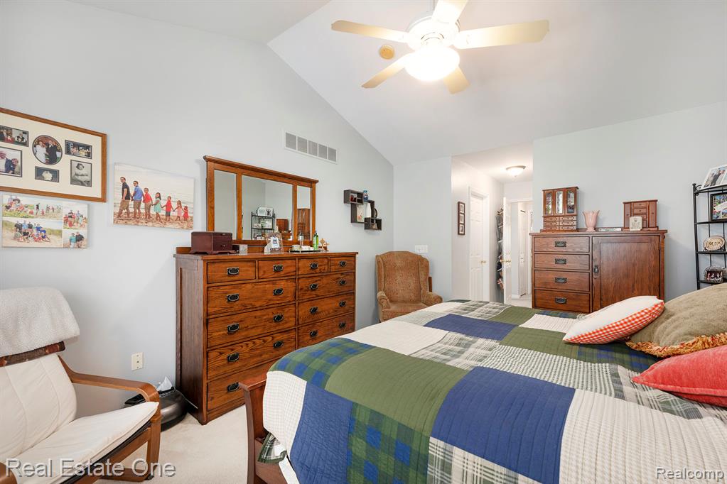 4097 Honeysuckle Drive, Sterling Heights, MI 48314 — Photo 10