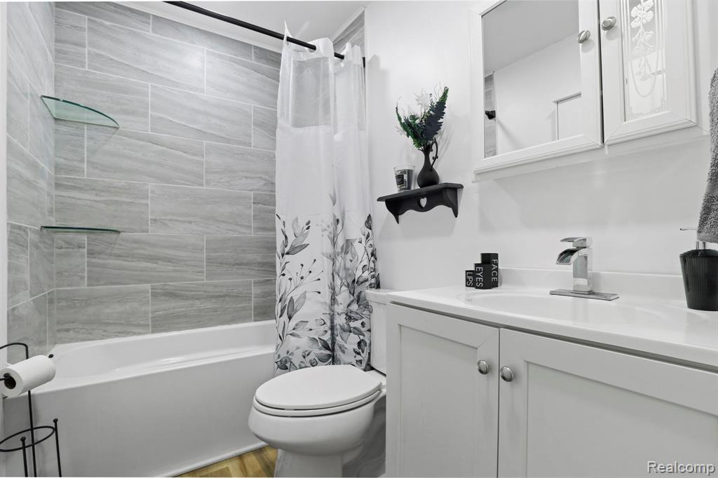 6077 Crown Point, Flint, MI 48506 — Photo 8