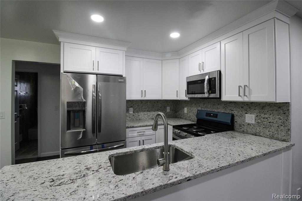 40159 William Drive, Sterling Heights, MI 48313 — Photo 12