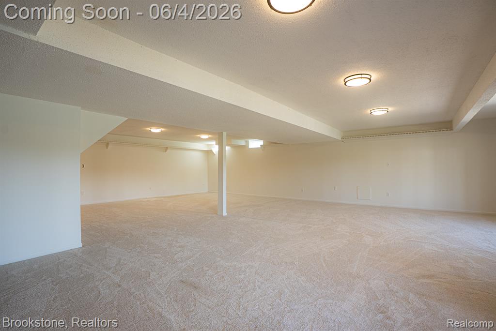 8828 Grace Street, Shelby Twp, MI 48317 — Photo 28