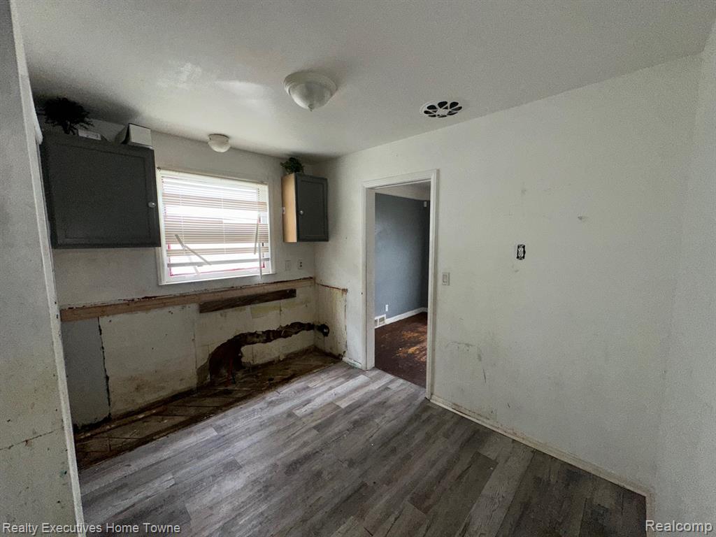 8068 Stahelin Avenue, Detroit, MI 48228 — Photo 6