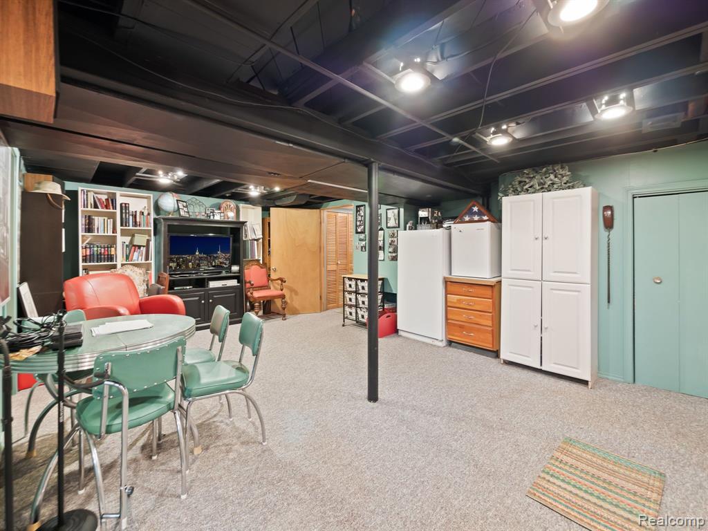 6713 ROSEDALE Boulevard, Allen Park, MI 48101 — Photo 37