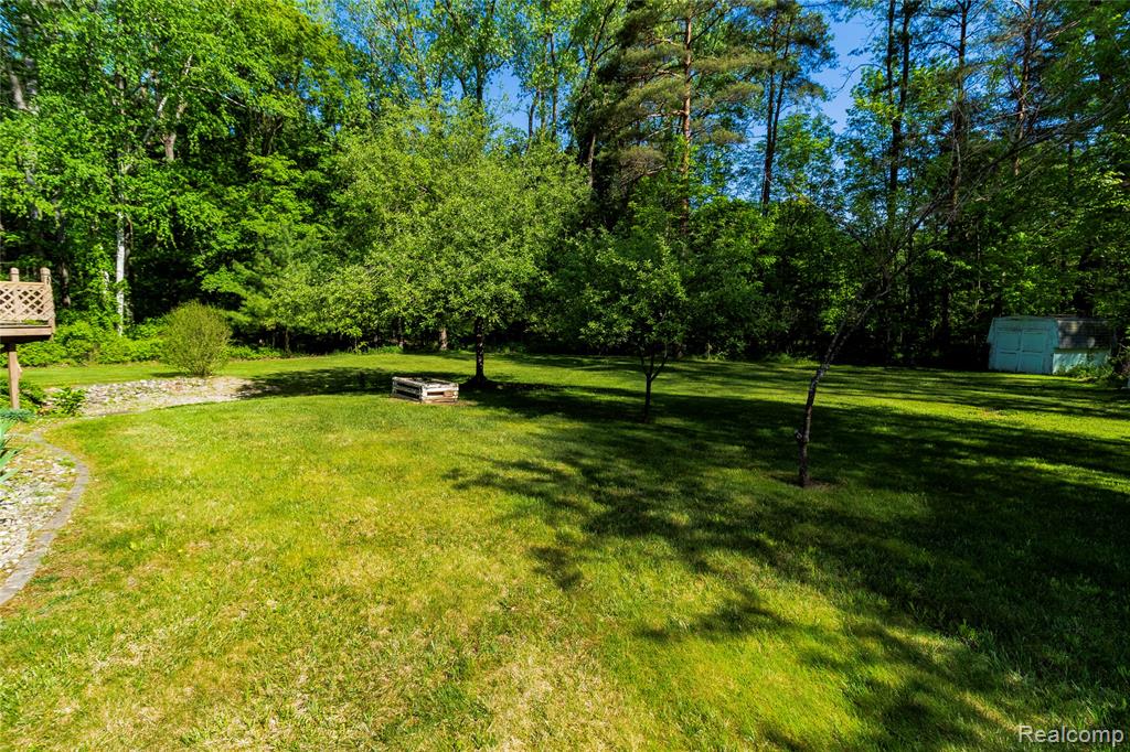 9051 Vienna Road, Otisville, MI 48463 — Photo 49